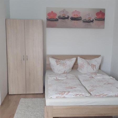 Privatzimmer Burgau Exterior photo